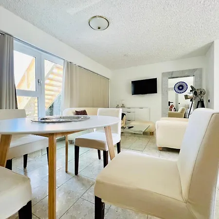 3 Apartment *