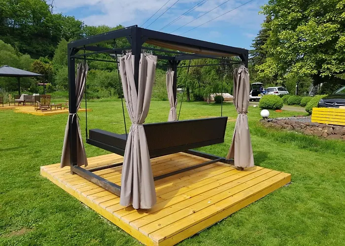 3 * Neustadt an der Waldnaab